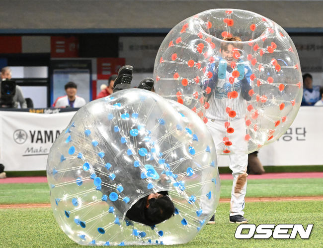 韓国プロ野球リーグのチャリティマッチで「くまのプーさん」が打席に立ち、“リアルホームランダービー”だと話題に_001